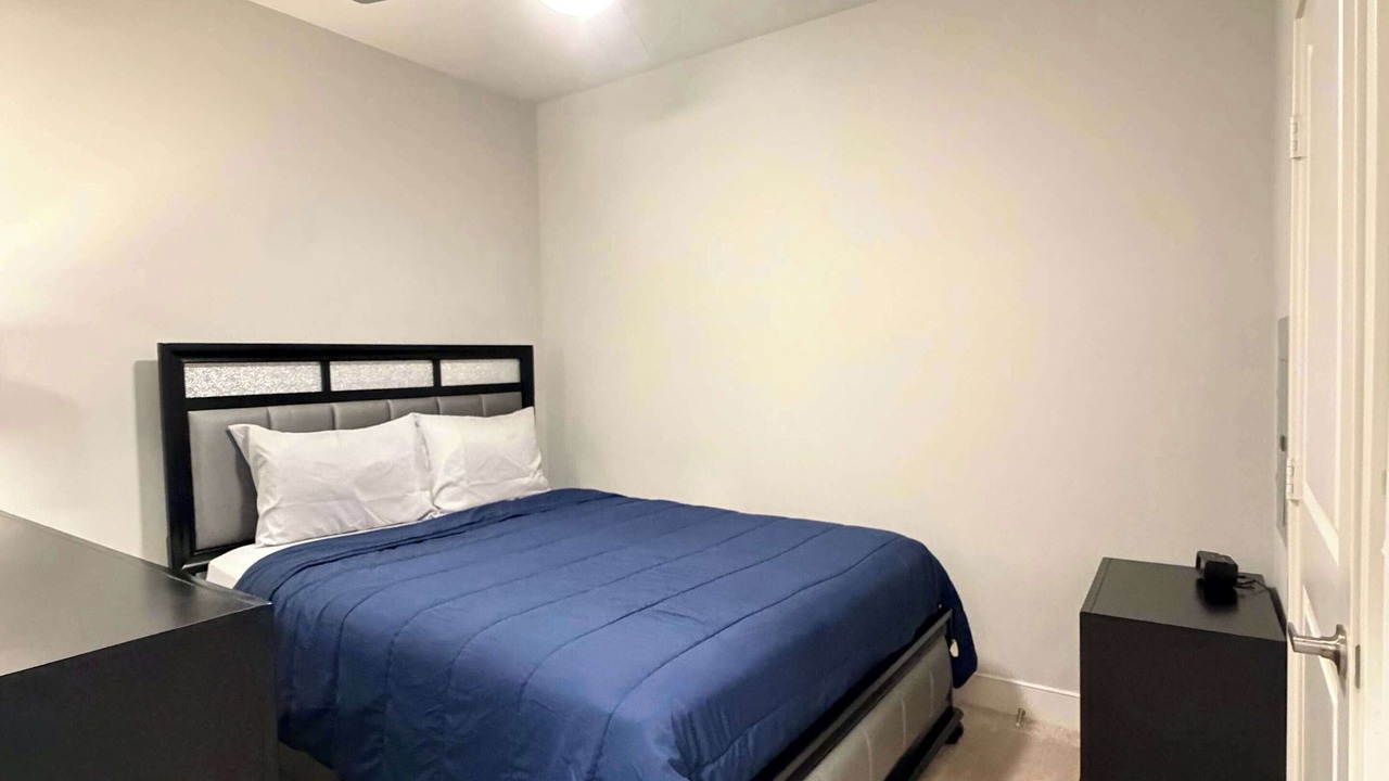 Photo of Bedroom in Midway District