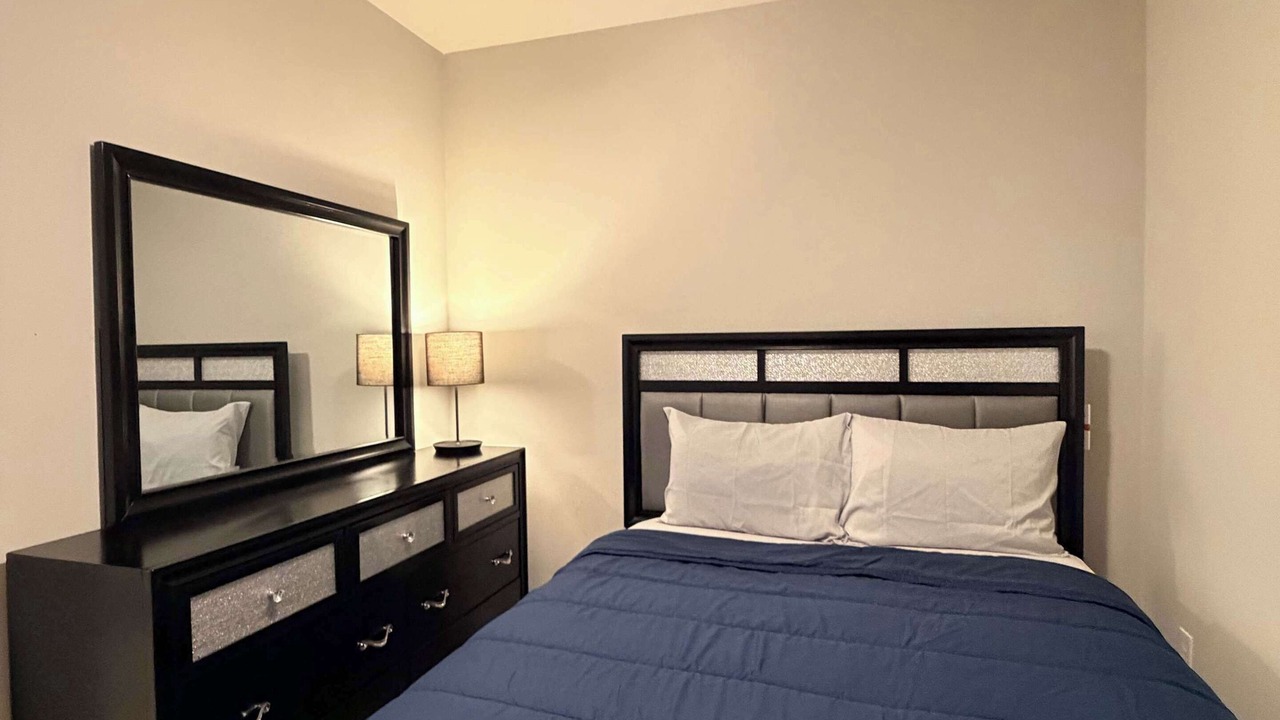 Photo of Bedroom in Midway District