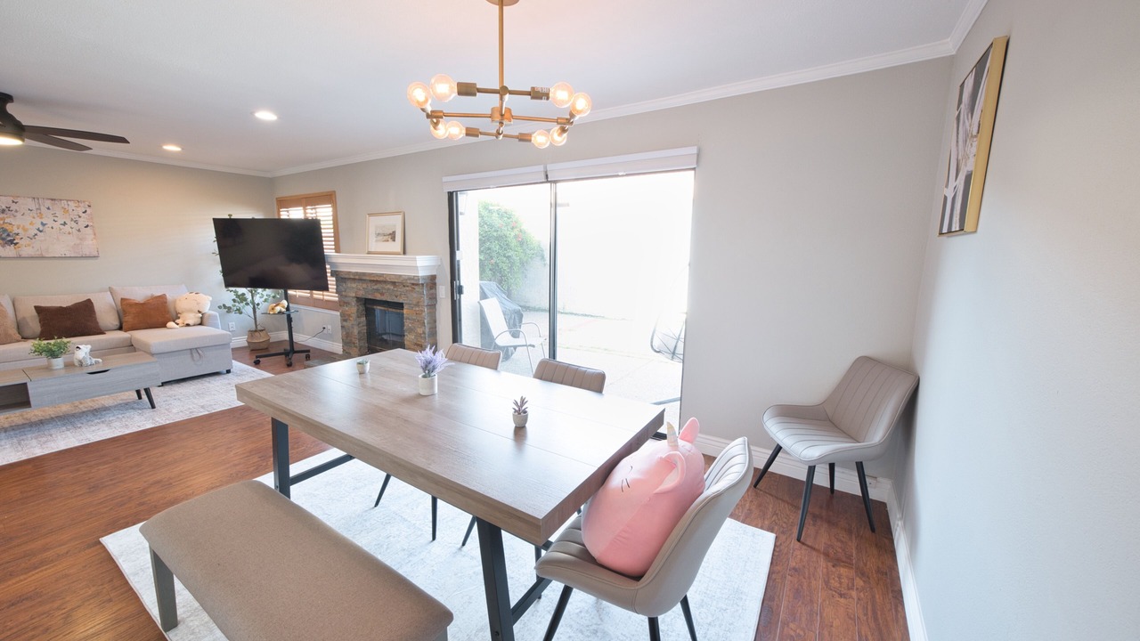 Photo of Livingroom in Lake Area