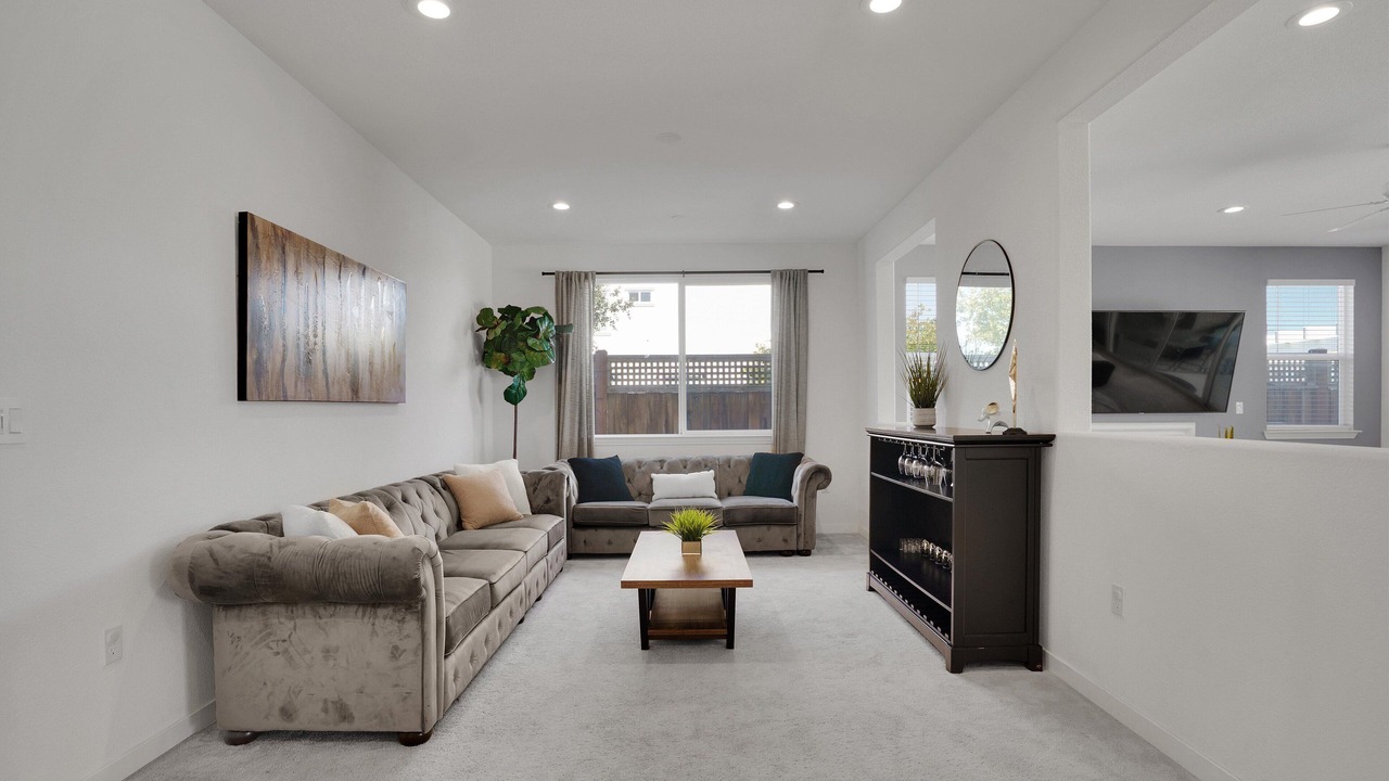 Photo of Livingroom in Lathrop