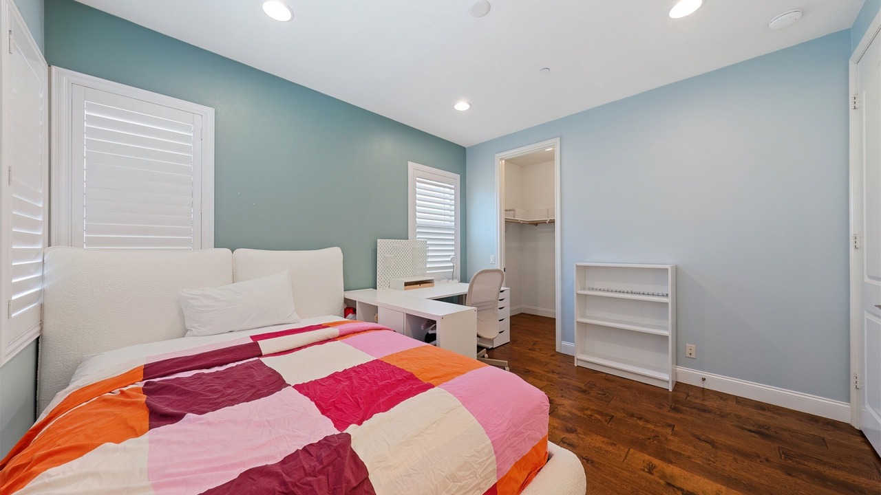 Photo of Bedroom in Lake Forest