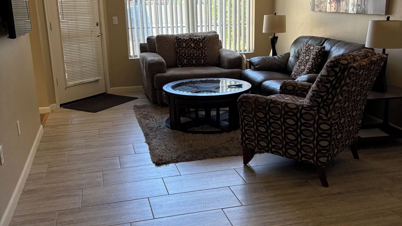 Photo of Livingroom in Surprise
