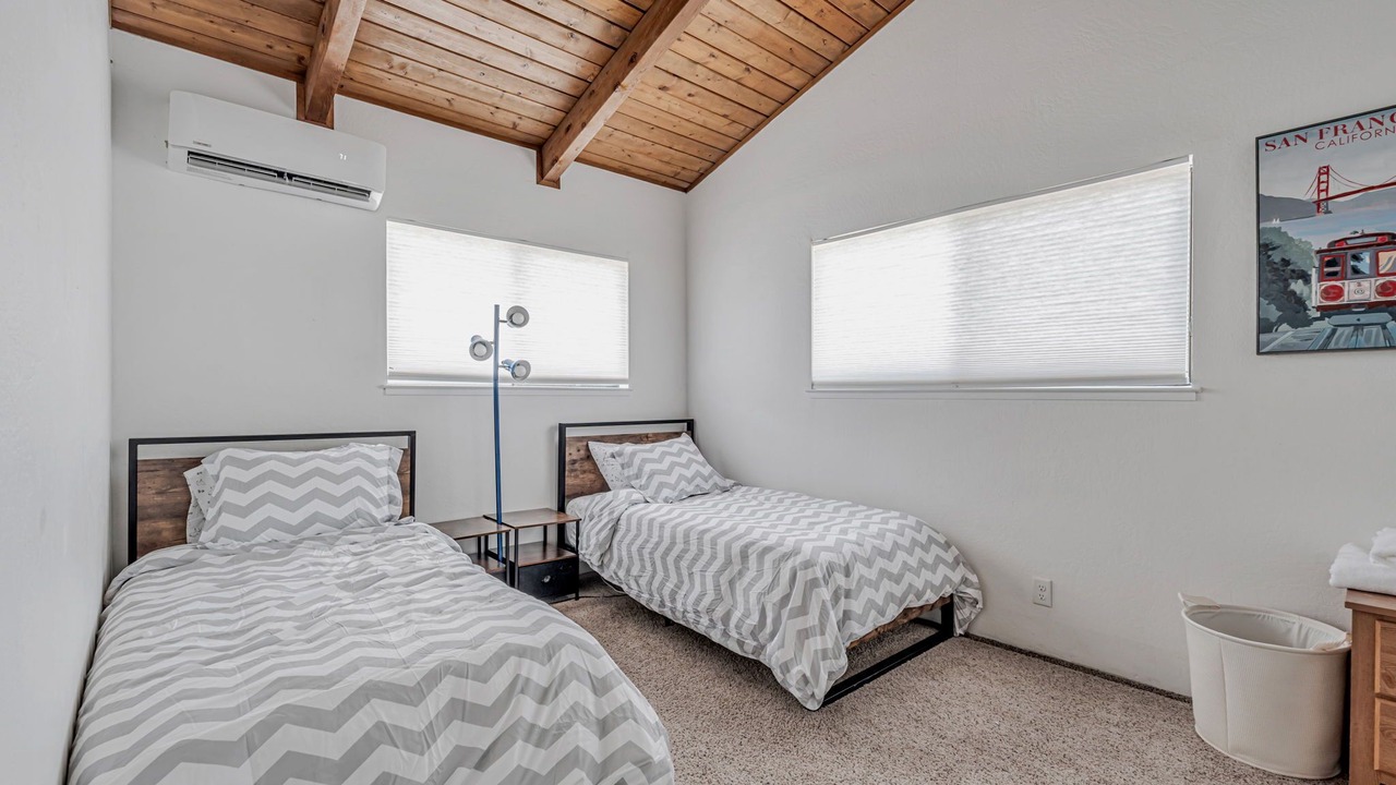 Photo of Bedroom in Groveland