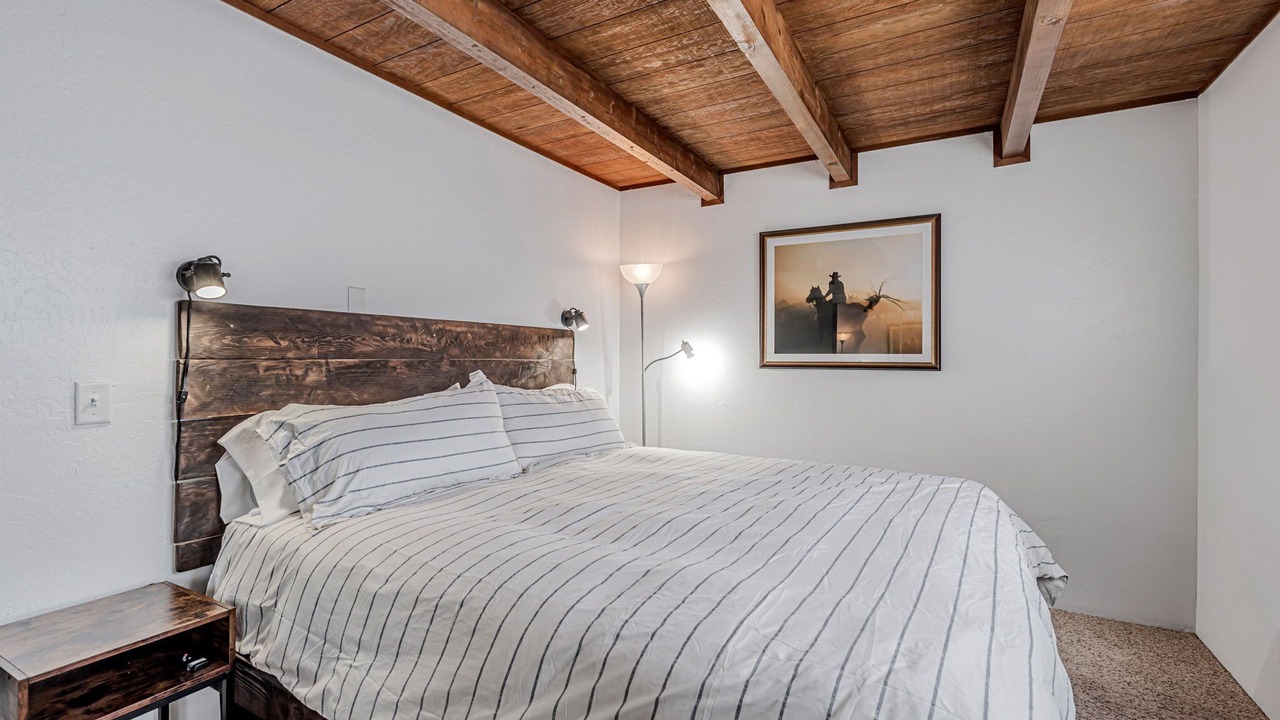 Photo of Bedroom in Groveland