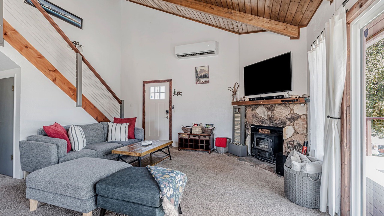 Photo of Livingroom in Groveland