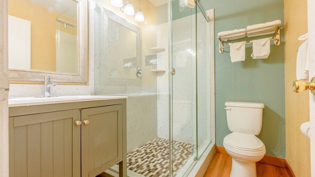 Photo of Bathroom in Loma Alta