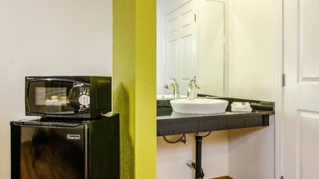 Photo of Others in Raisin