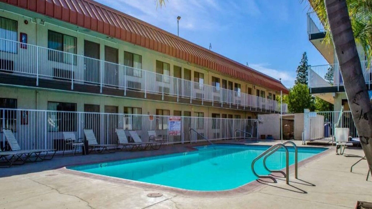 Photo of Outdoor in Raisin