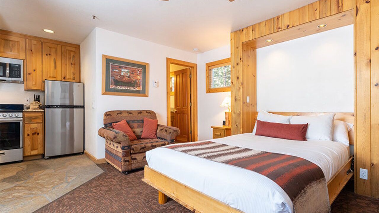 Photo of Bedroom in Tahoya Shores
