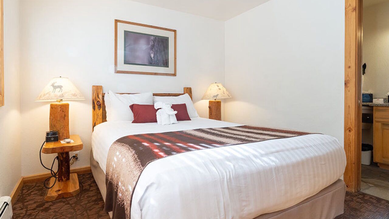 Photo of Bedroom in Tahoya Shores