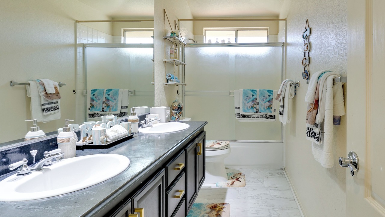 Photo of Bathroom in North Valley