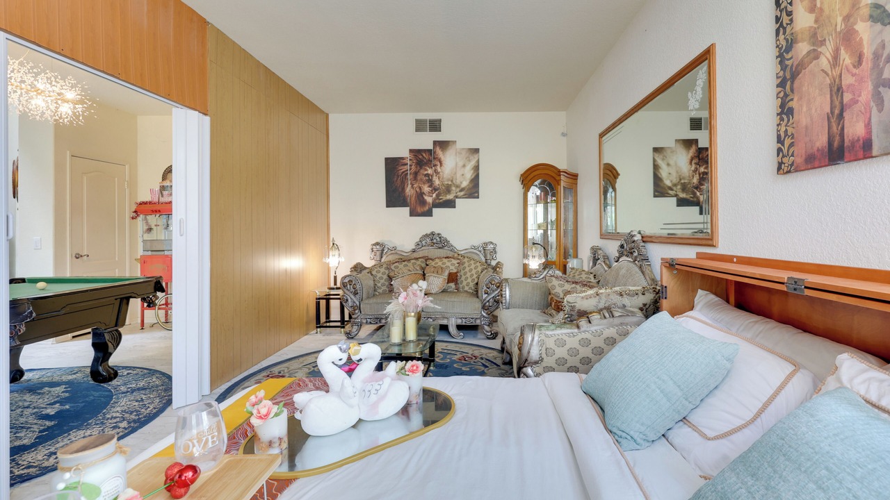 Photo of Livingroom in North Valley