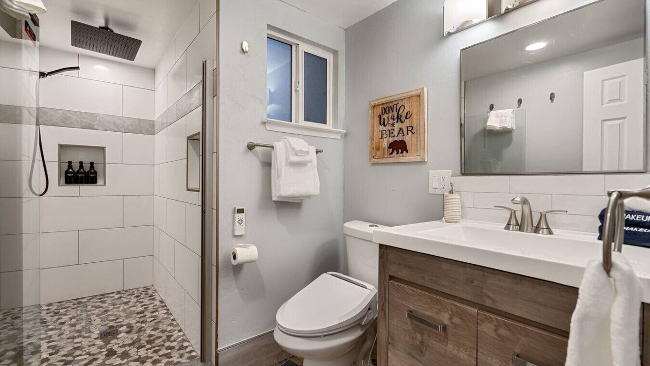 Photo of Bathroom in Al Tahoe
