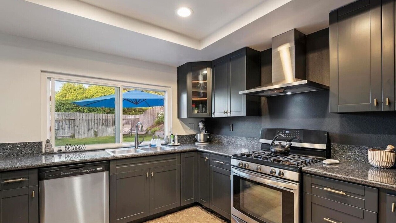 Photo of Kitchen in Mira Costa