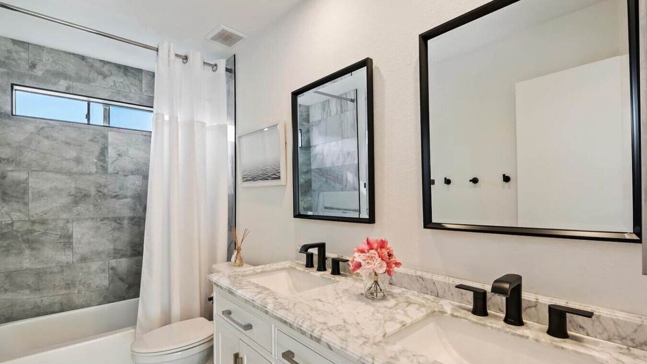 Photo of Bathroom in Mira Costa