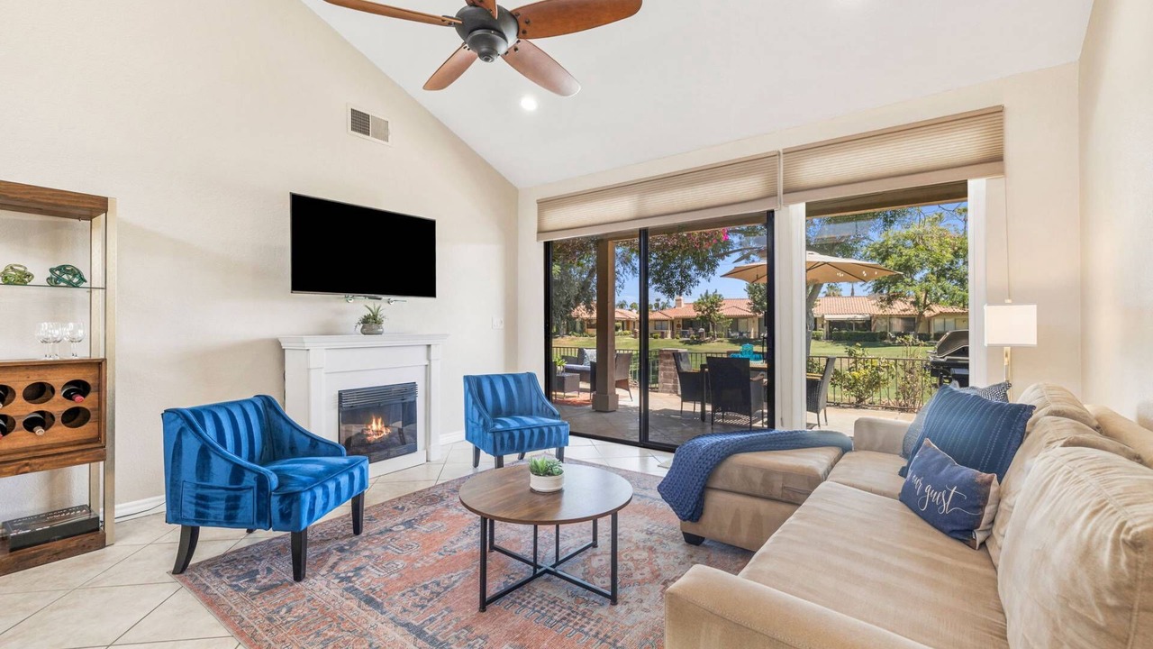 Photo of Livingroom in Palm Desert