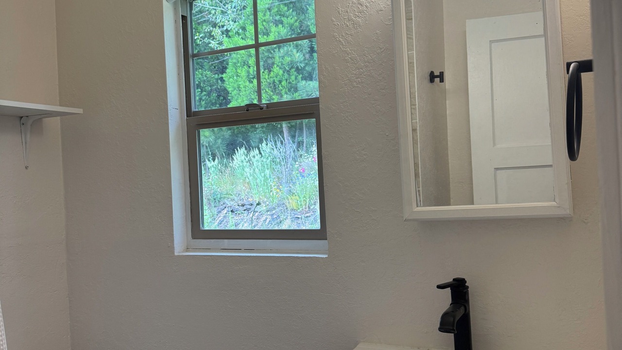 Photo of Bathroom in Weed