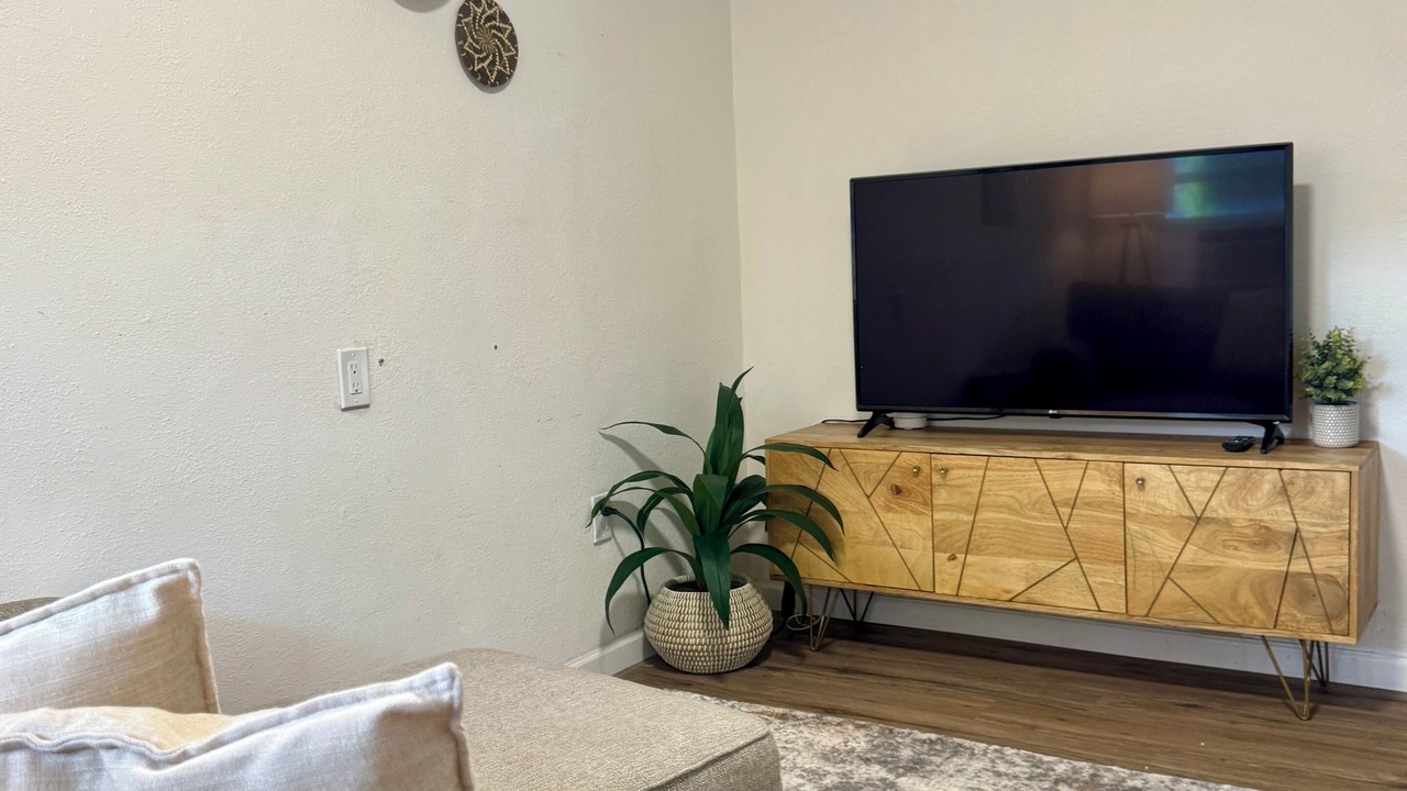 Photo of Livingroom in Weed