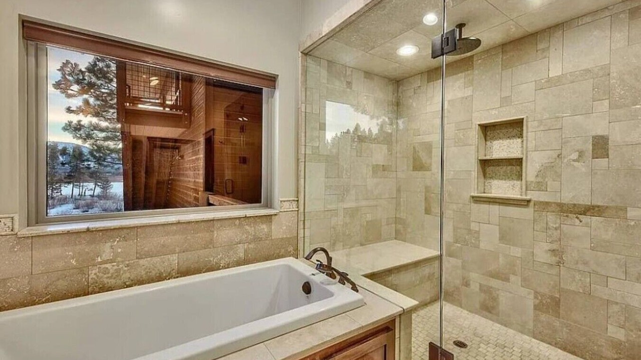 Photo of Bathroom in Al Tahoe