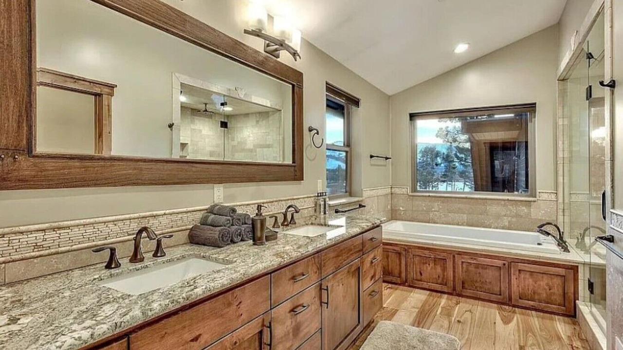 Photo of Bathroom in Al Tahoe