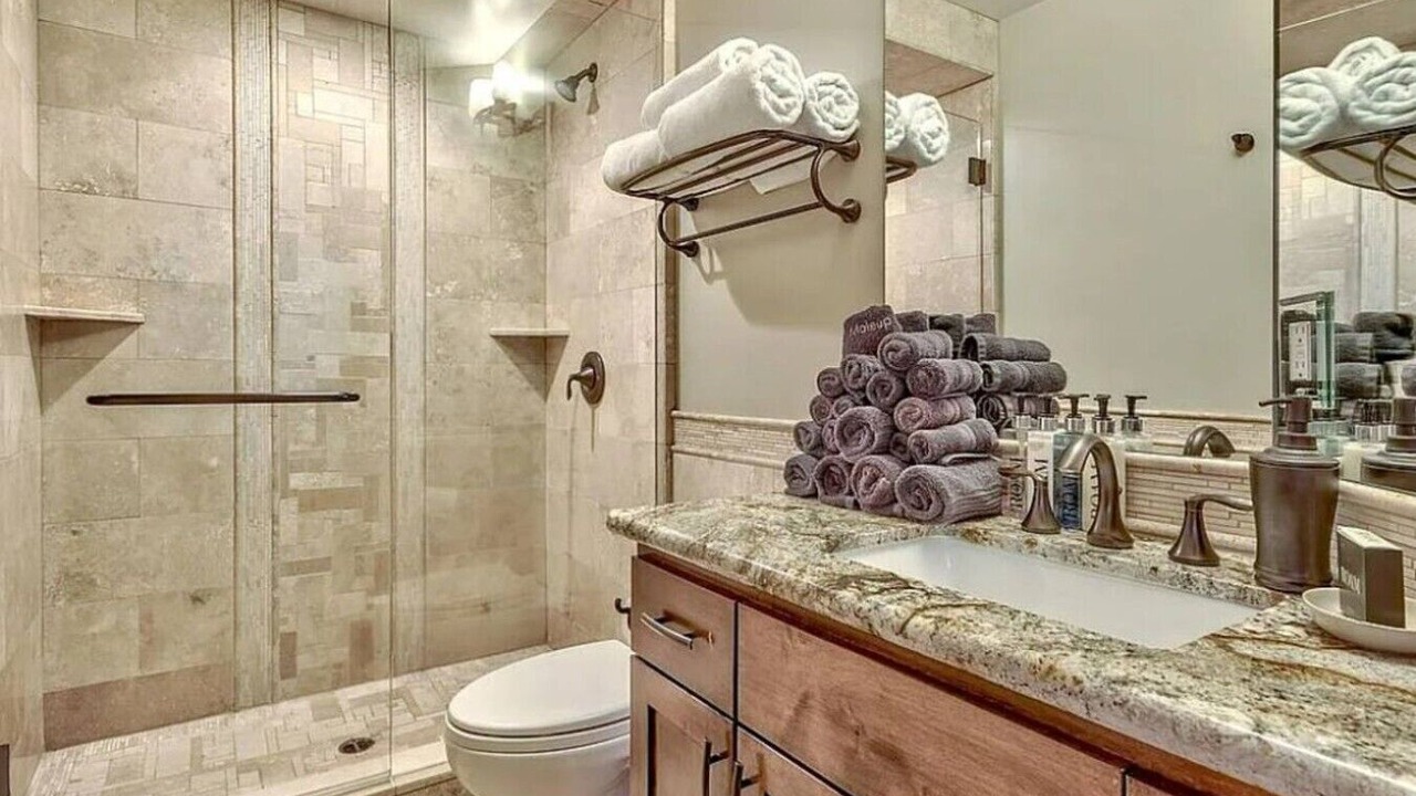 Photo of Bathroom in Al Tahoe
