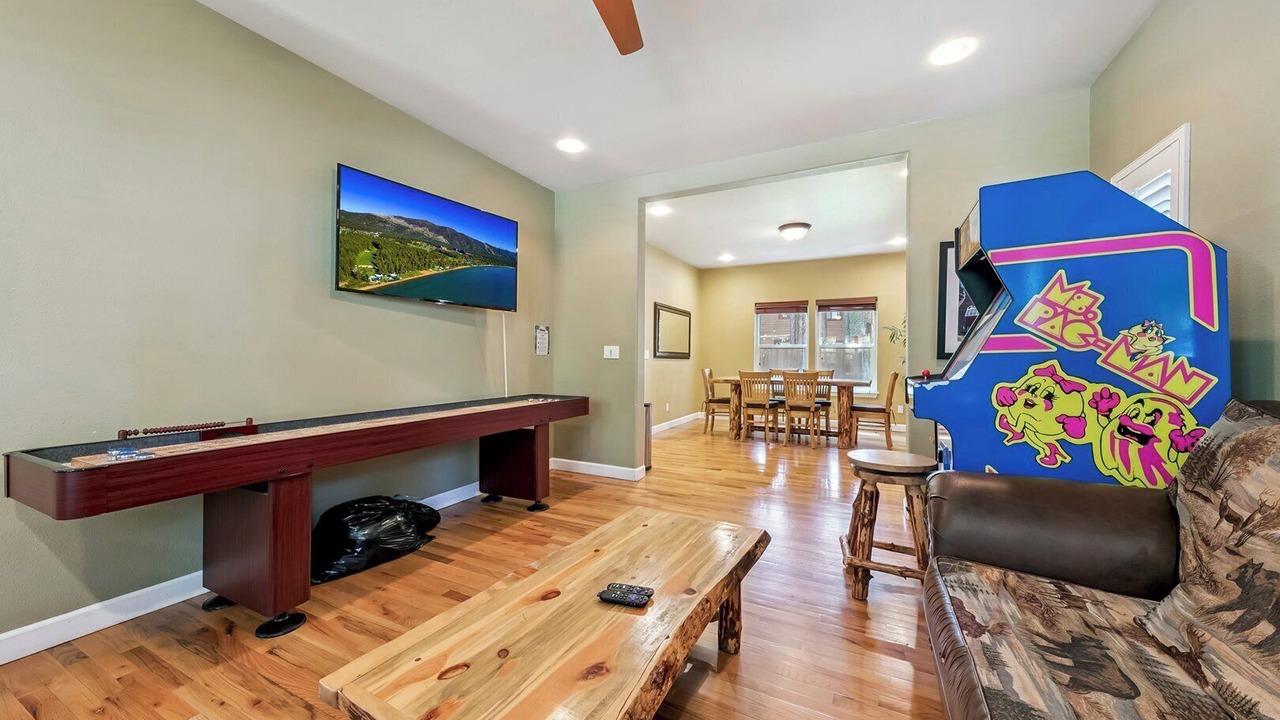 Photo of Livingroom in Montgomery Estates