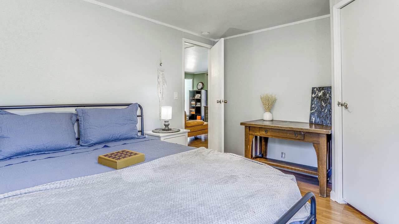 Photo of Bedroom in Clear Lake