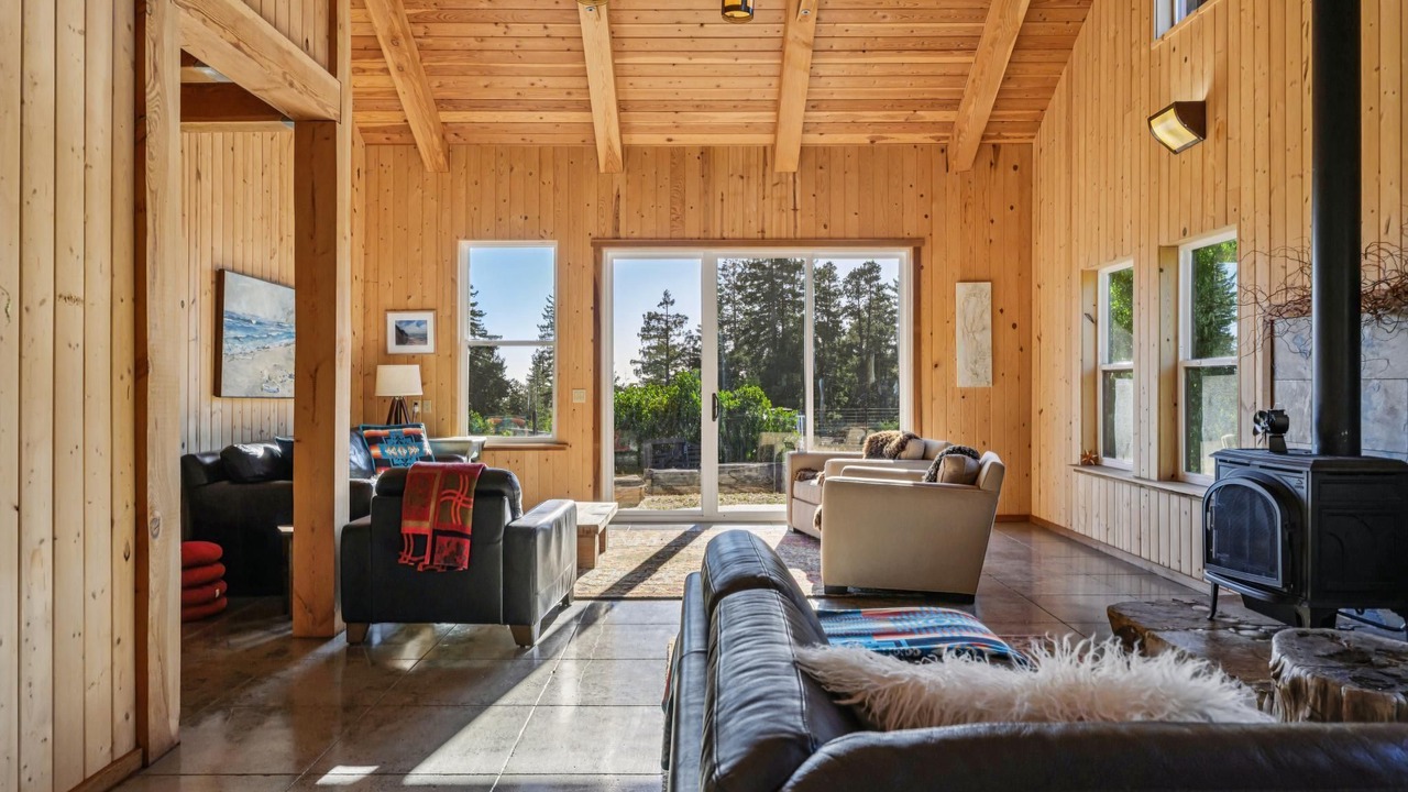 Photo of Livingroom in Gualala