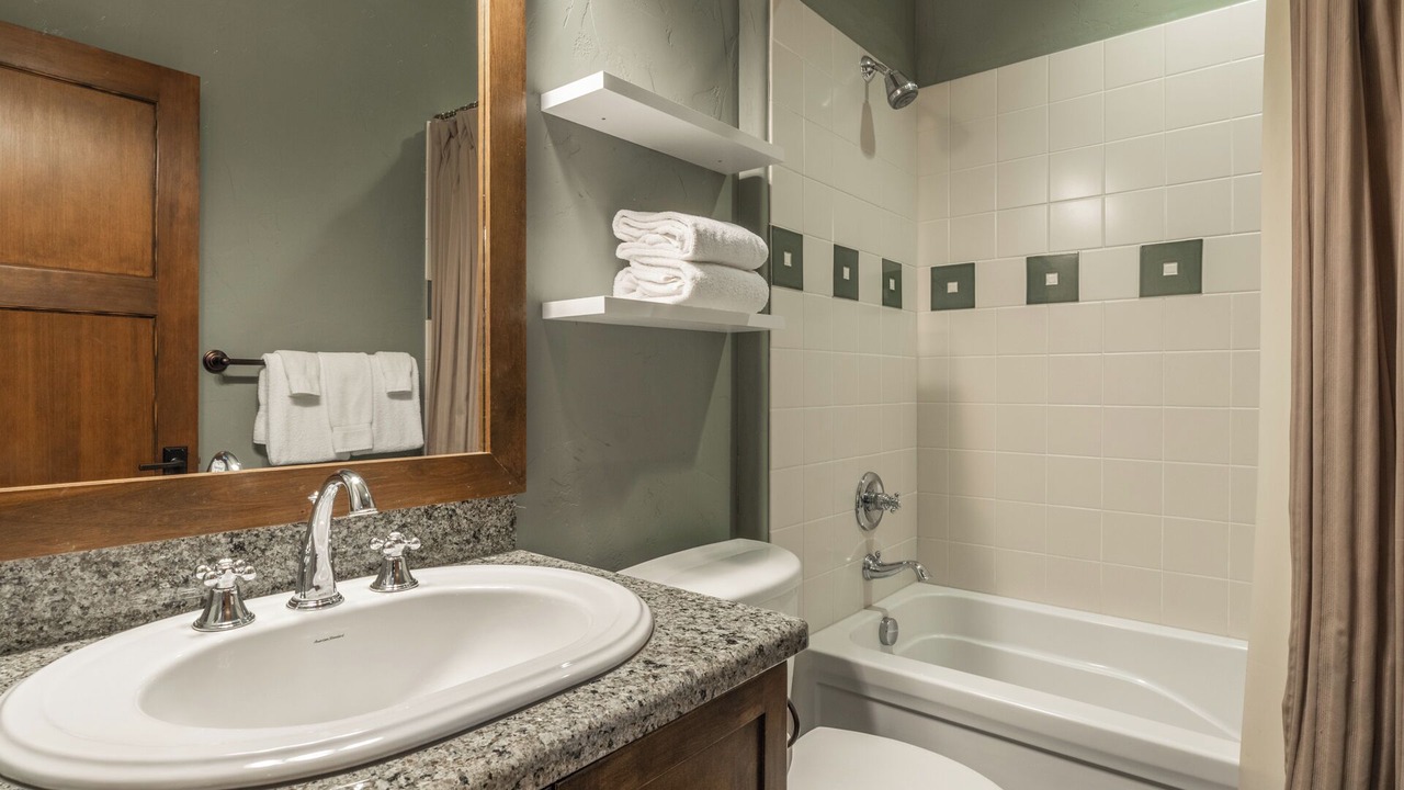 Photo of Bathroom in Woodwinds