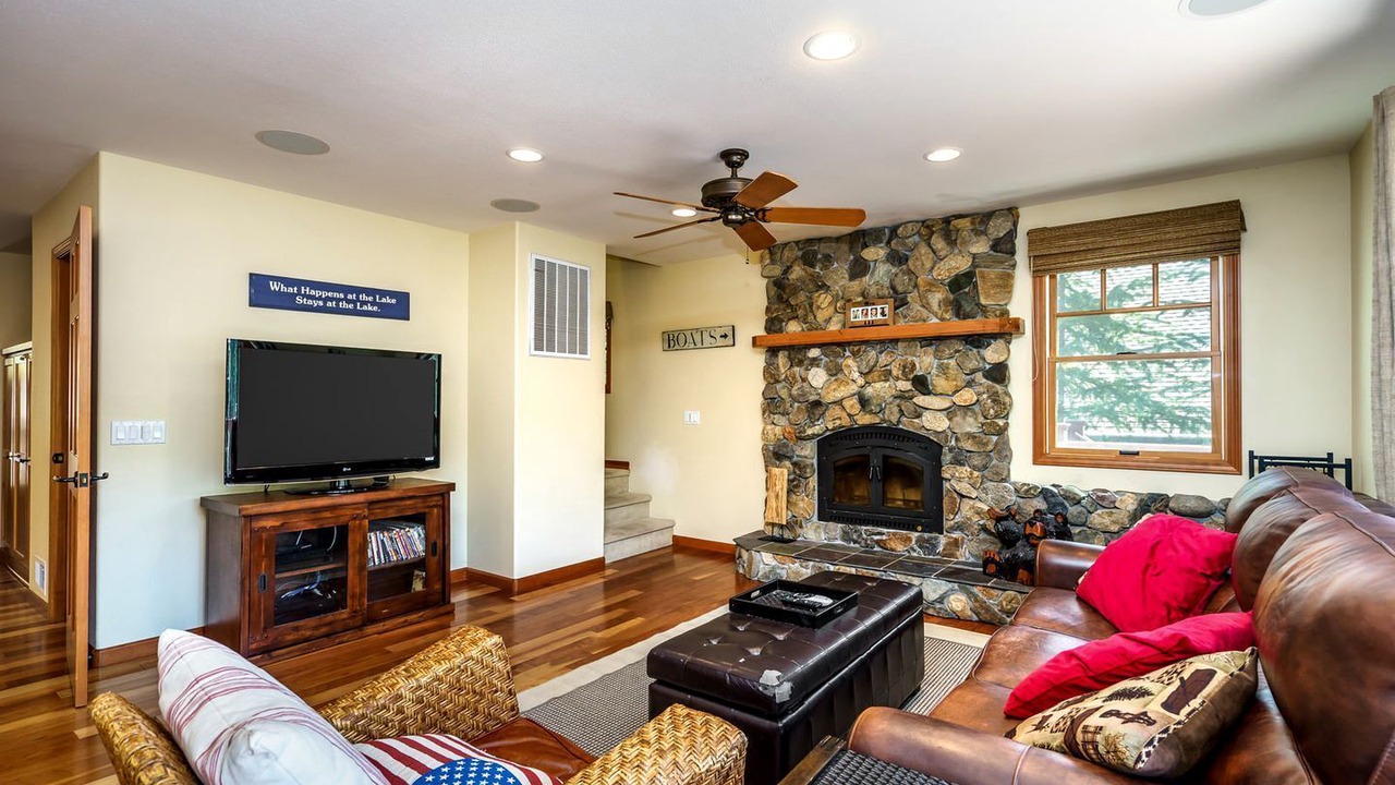 Photo of Livingroom in Groveland