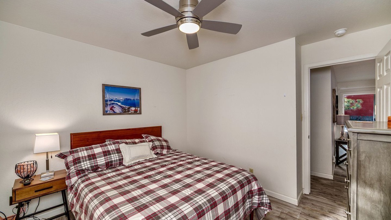 Photo of Bedroom in Lakeside Park