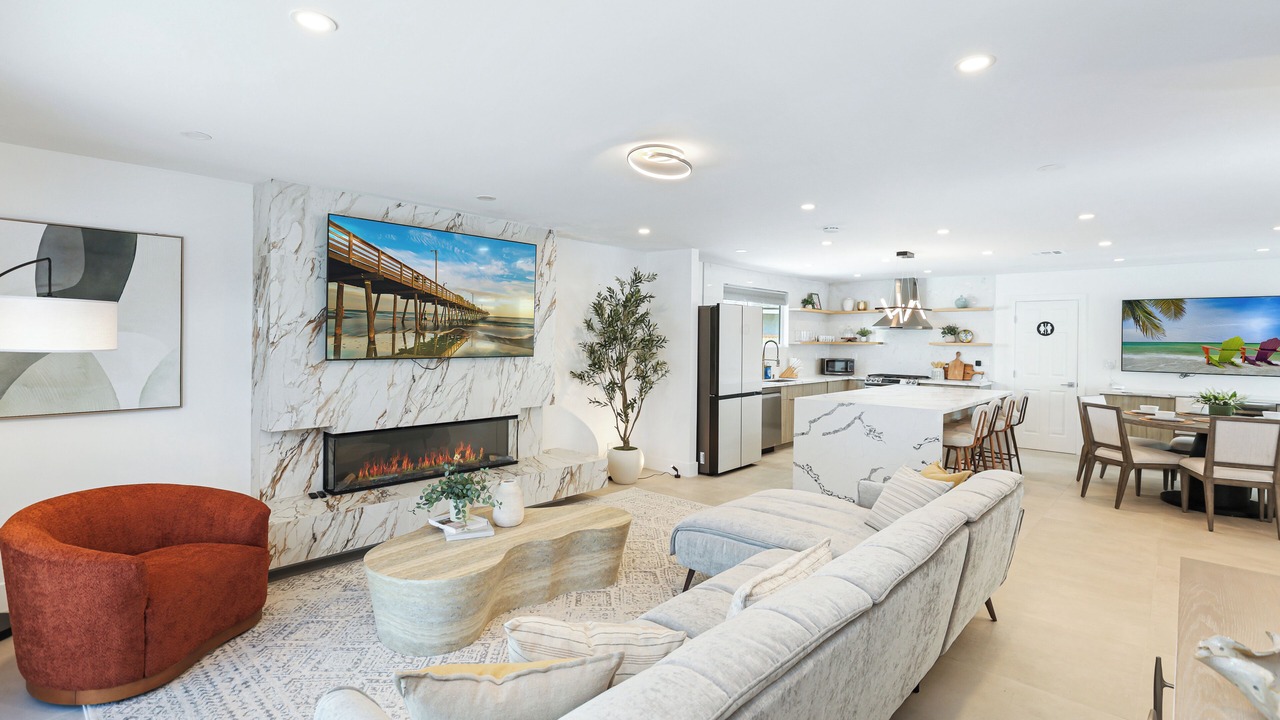 Photo of Livingroom in Fountain Valley