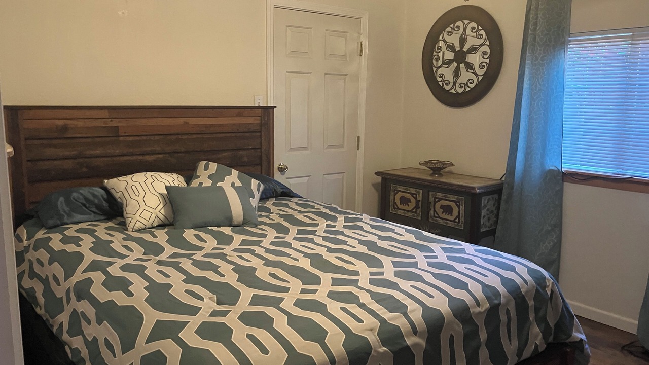 Photo of Bedroom in Al Tahoe