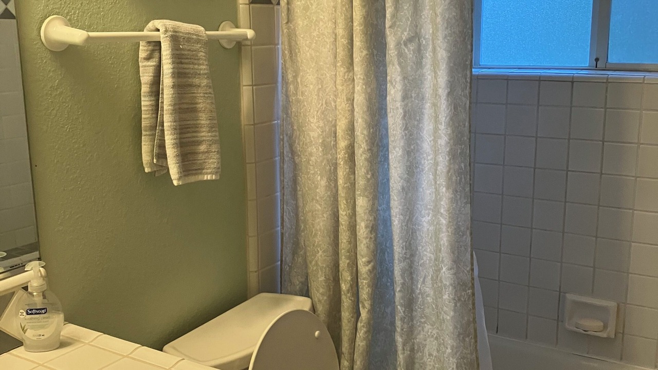 Photo of Bathroom in Al Tahoe