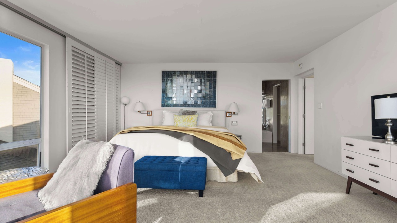 Photo of Bedroom in La Jolla Shores