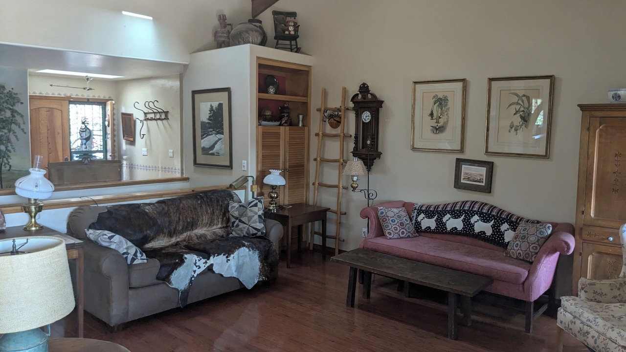 Photo of Livingroom in Iron Springs