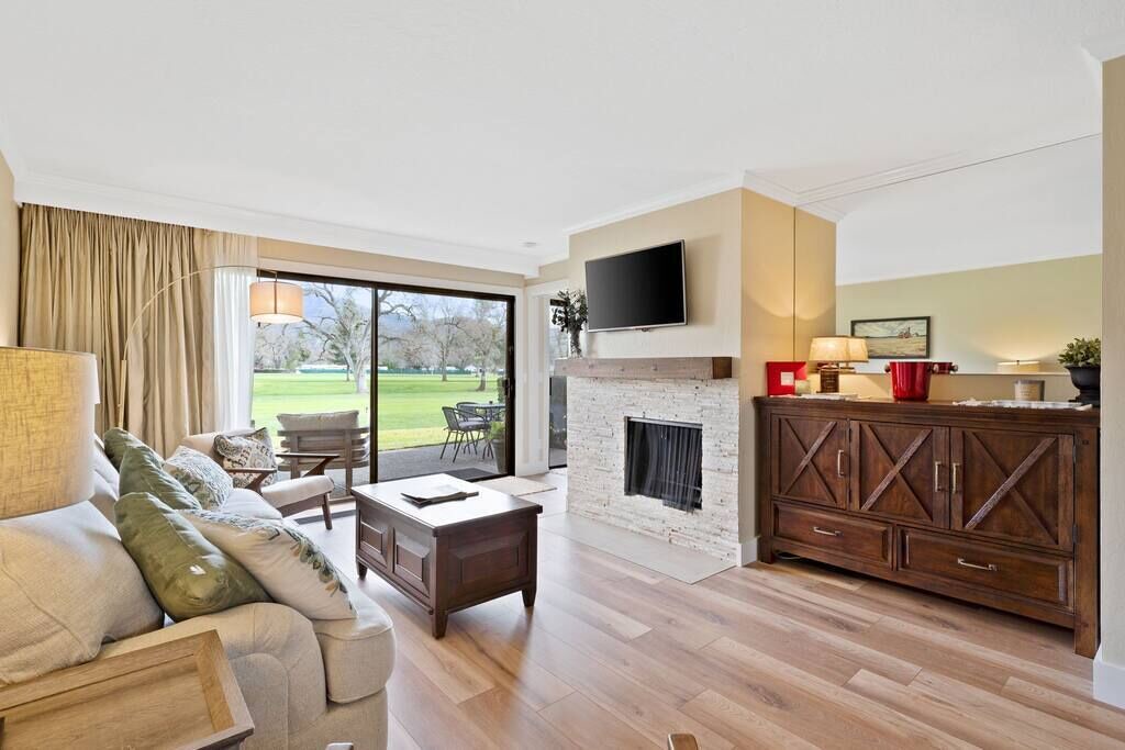 Photo of Livingroom in Napa