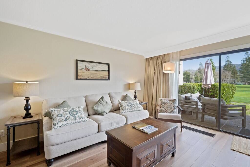 Photo of Livingroom in Napa