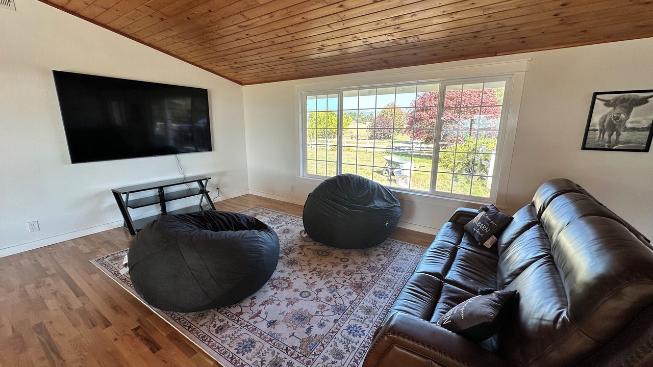 Photo of Livingroom in Crescent City