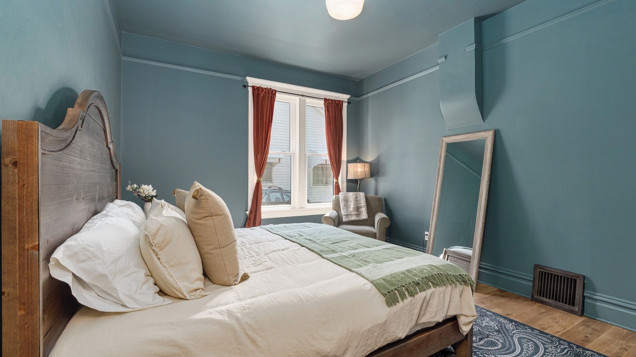 Photo of Bedroom in Riverfront