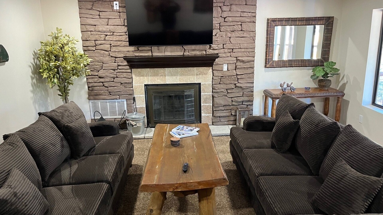 Photo of Livingroom in Fox Farm