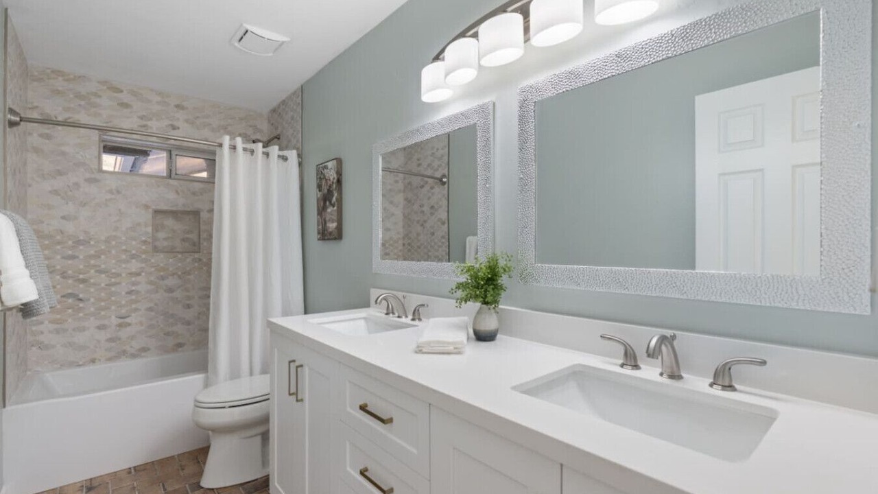 Photo of Bathroom in Dewey-Humboldt