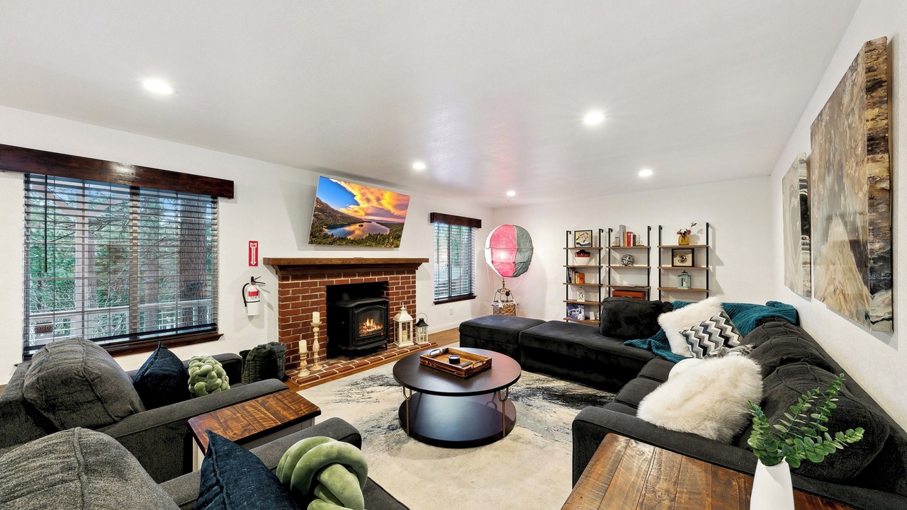 Photo of Livingroom in Country Club Estates