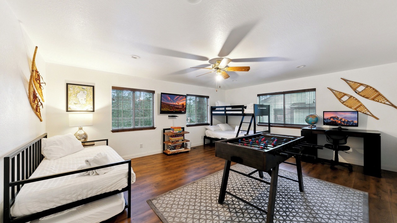 Photo of Bedroom in Country Club Estates