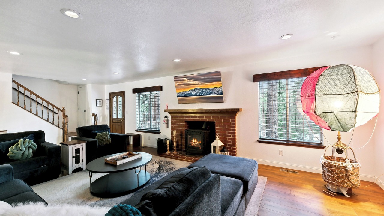 Photo of Livingroom in Country Club Estates