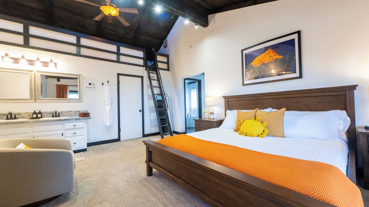 Photo of Bedroom in Ahwahnee