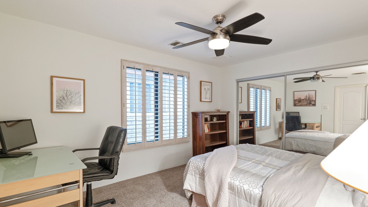 Photo of Bedroom in Holiday Shores