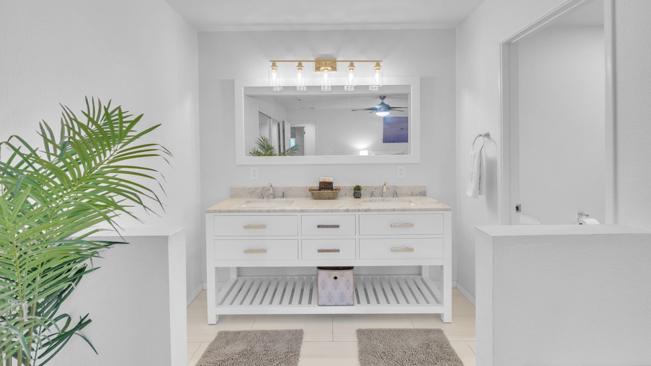 Photo of Bathroom in Vista