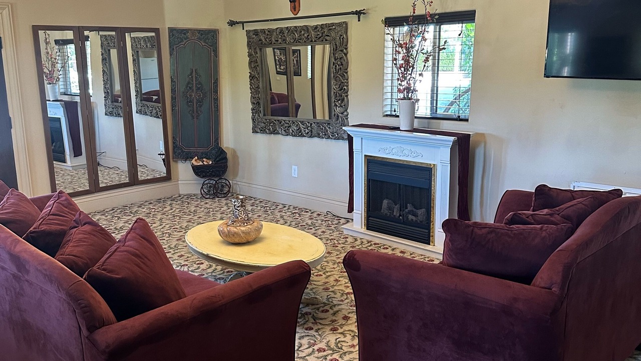 Photo of Livingroom in North Woodbridge