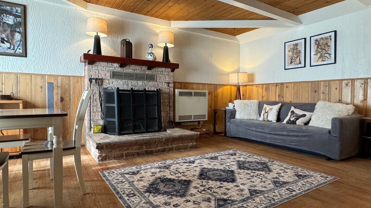 Photo of Livingroom in Sierra Tract
